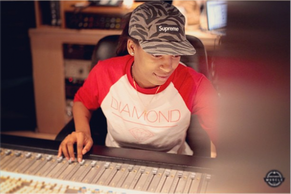 Photo via wondagurl on Instagram, screenshot by Twirlit