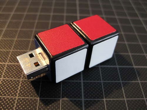 Rubik's Cube USB flash drive