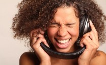 woman-with-headphones